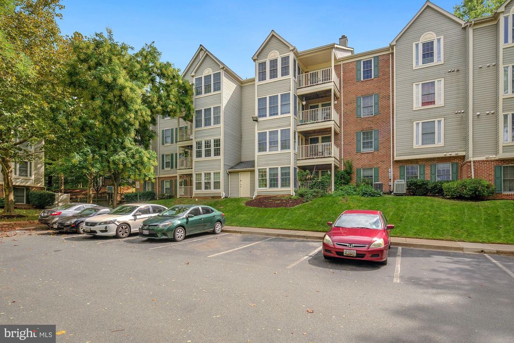 13107 Briarcliff Ter #2-213, Germantown, MD 20874