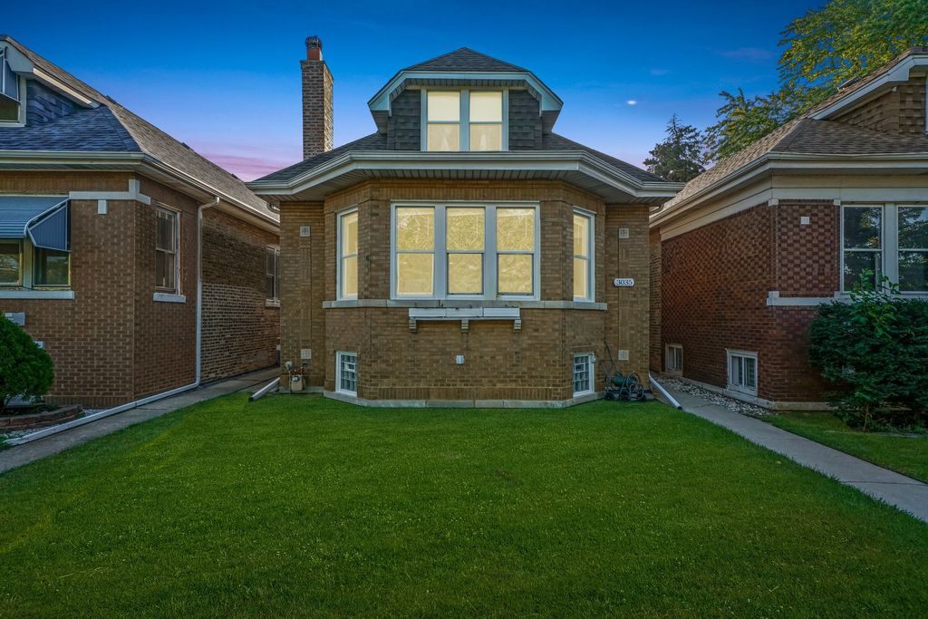 3035 N Kolmar Ave, Chicago, IL 60641
