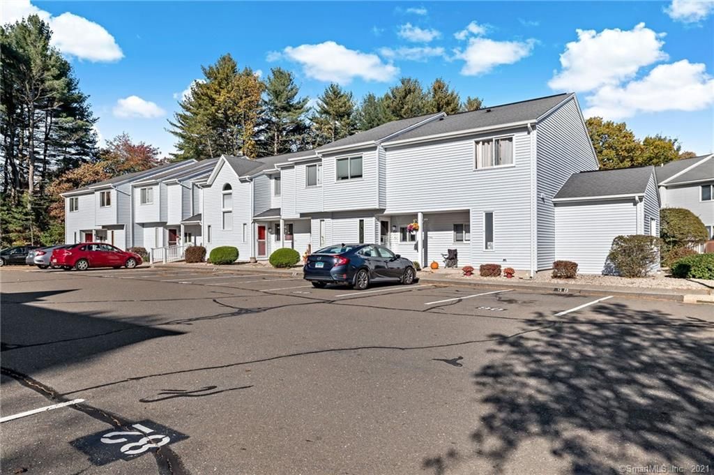 155 Redstone Hill Rd #86, Bristol, CT 06010