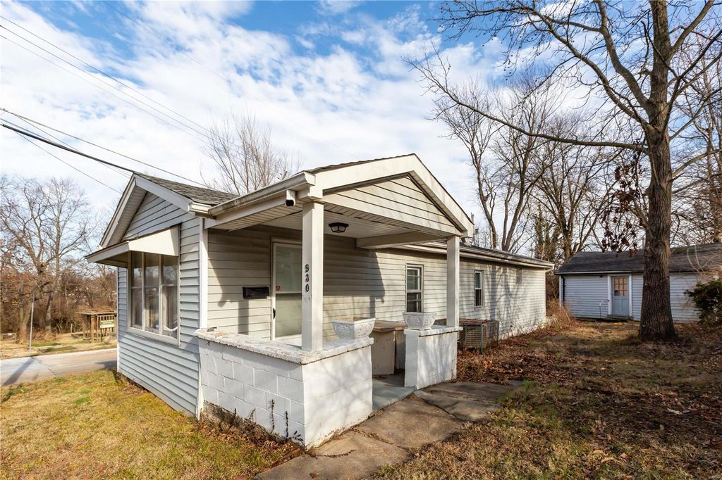 930 Cornell Ave, Saint Louis, MO 63119