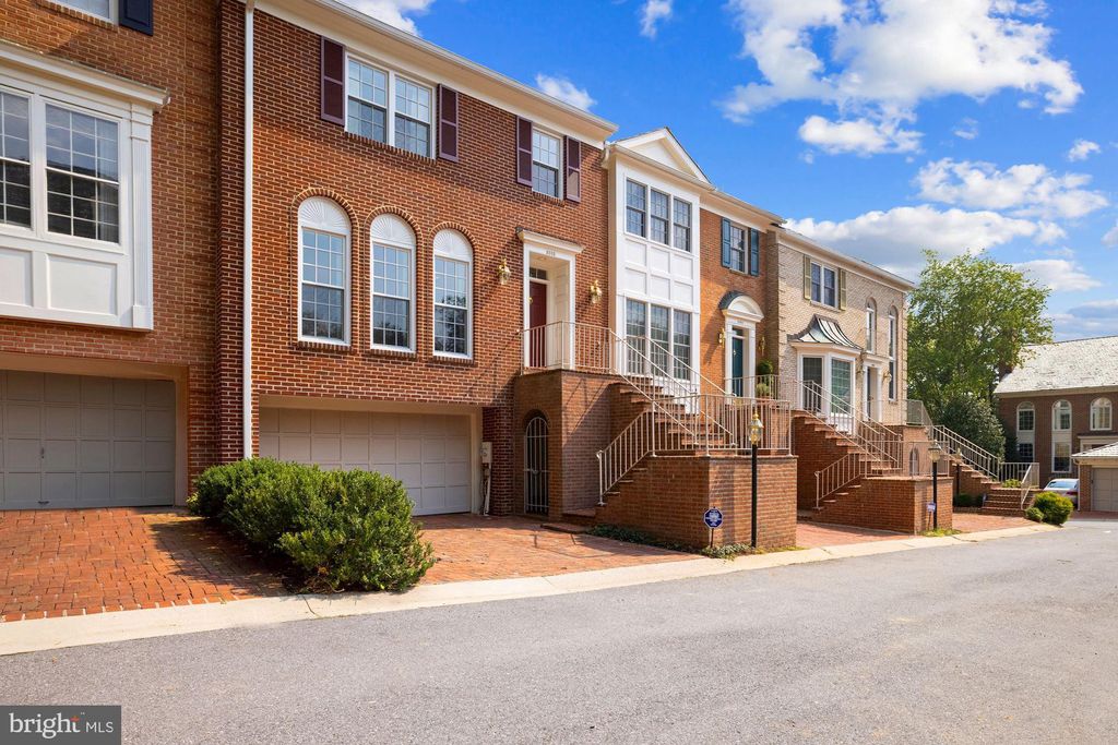 8005 Quarry Ridge Way, Bethesda, MD 20817