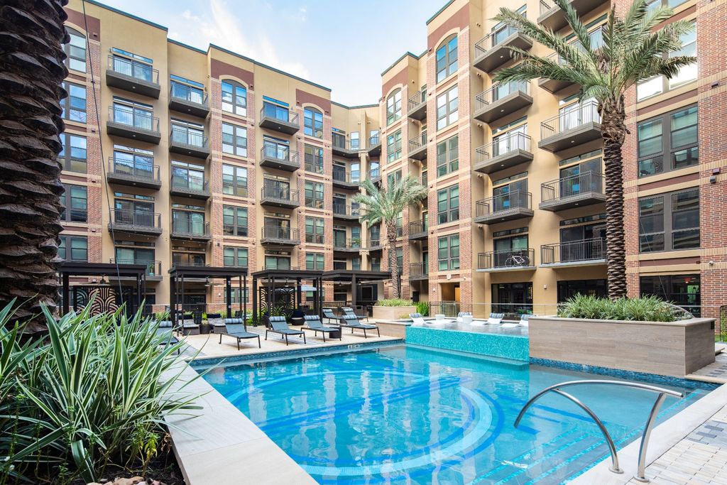 515 W 20th St, Houston, TX 77008