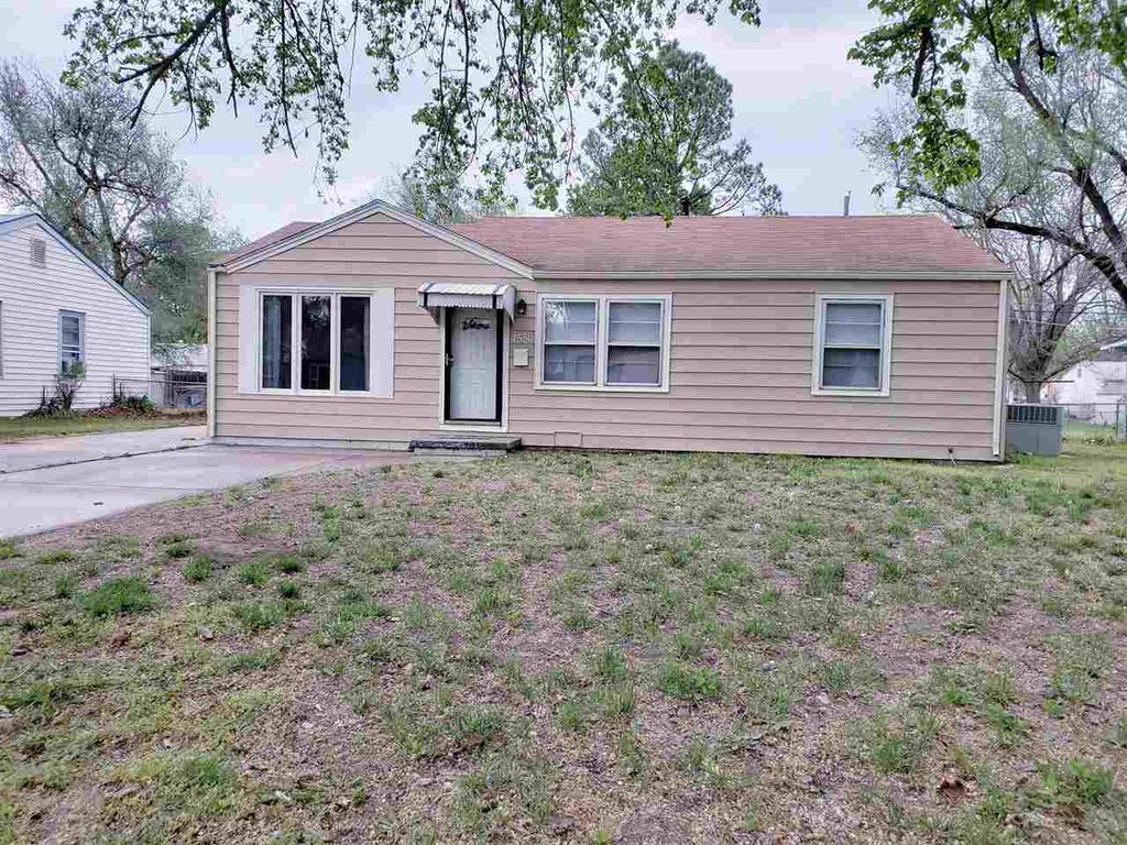 4556 S Oak Ave, Wichita, KS 67217