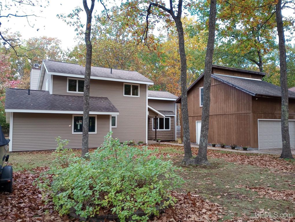 53 Stonegate Dr, Marquette, MI 49855 - See Est. Value, Schools & More