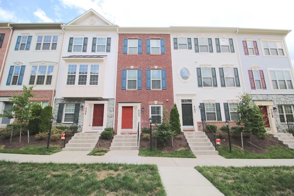 4504 Potomac Highlands Cir, Triangle, VA 22172