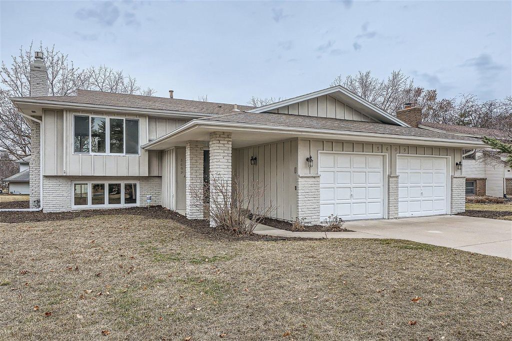 5609 Pascal St, Shoreview, MN 55126
