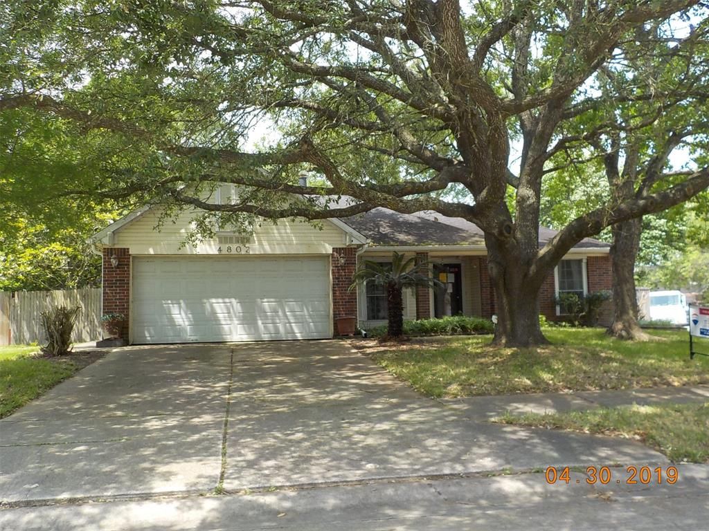 4802 Cloverfield Dr, Pearland, TX 77584