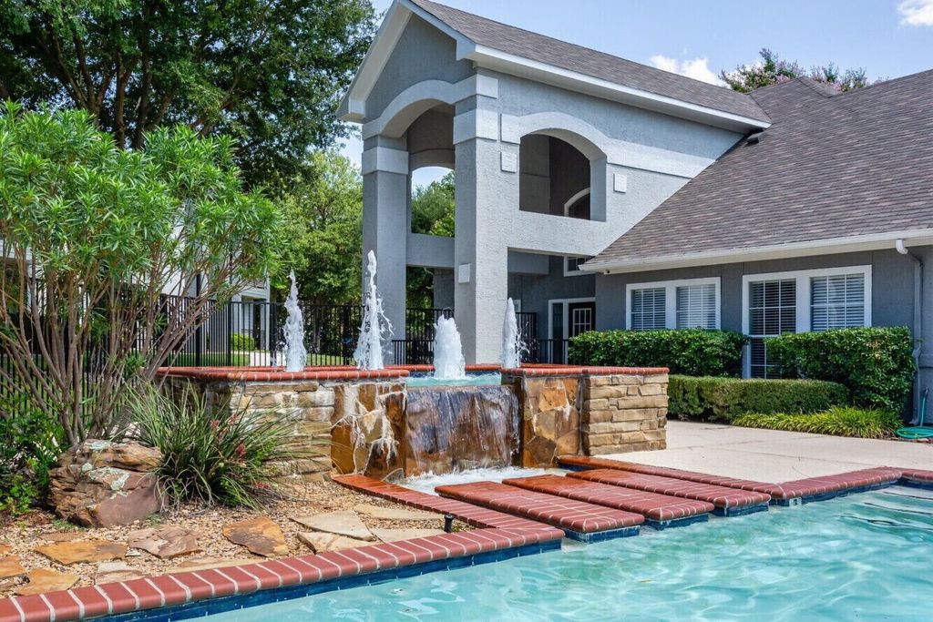 201 Timber Ct #404, Terrell, TX 75160