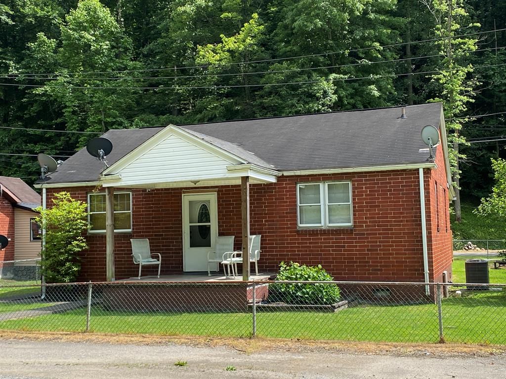 17 Brick Row, Delbarton, WV 25670 MLS 122303 Trulia