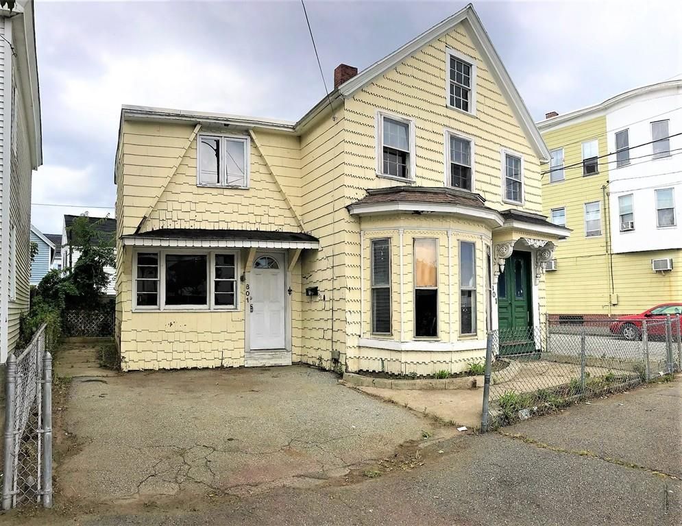 801 Central St, Lowell, MA 01852
