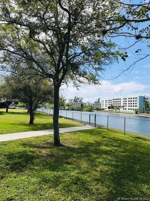 8260 SW 210th St #313, Miami, FL 33189