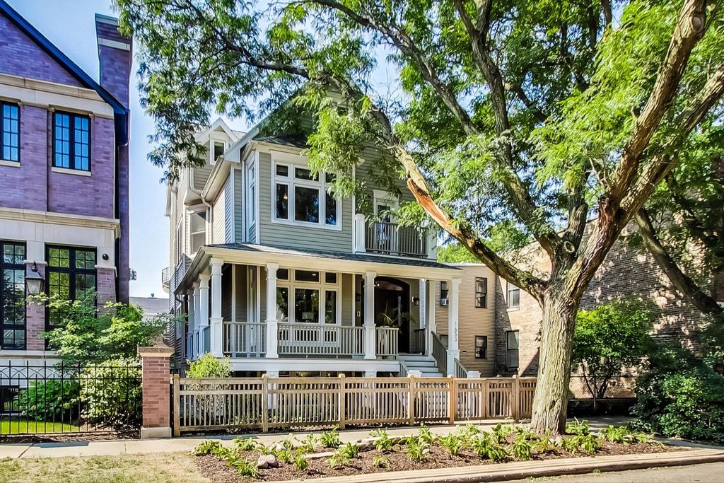 1653 W Grace St, Chicago, IL 60613