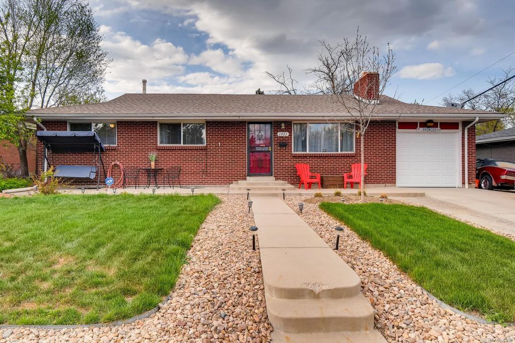 1921 E  84th Ave, Thornton, CO 80229