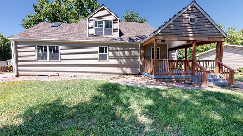 1 N Crown Dr, Collinsville, IL - 4 Bed, 2 Bath Single-Family Home | Trulia