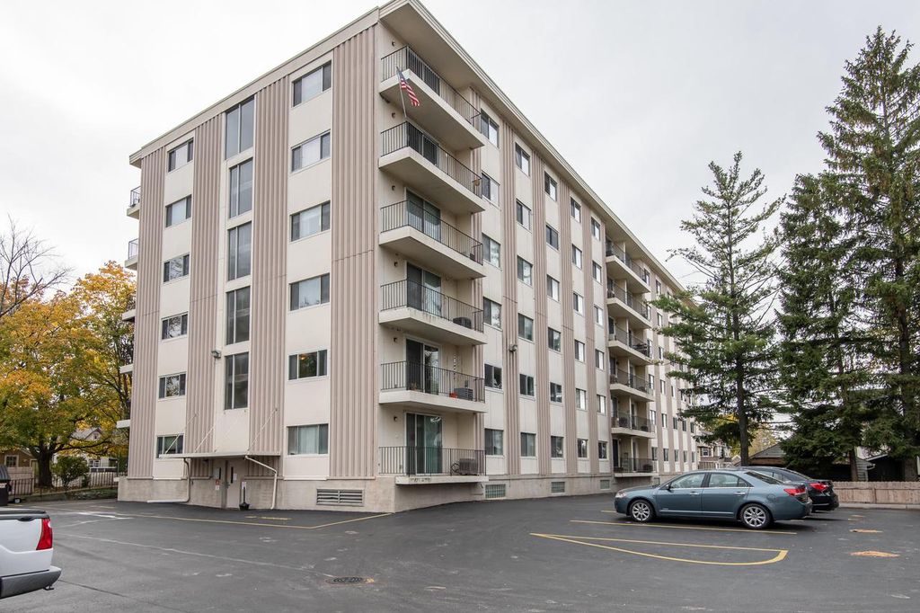 315 North West Ave #401 Waukesha WI 53186 See Est Value Schools