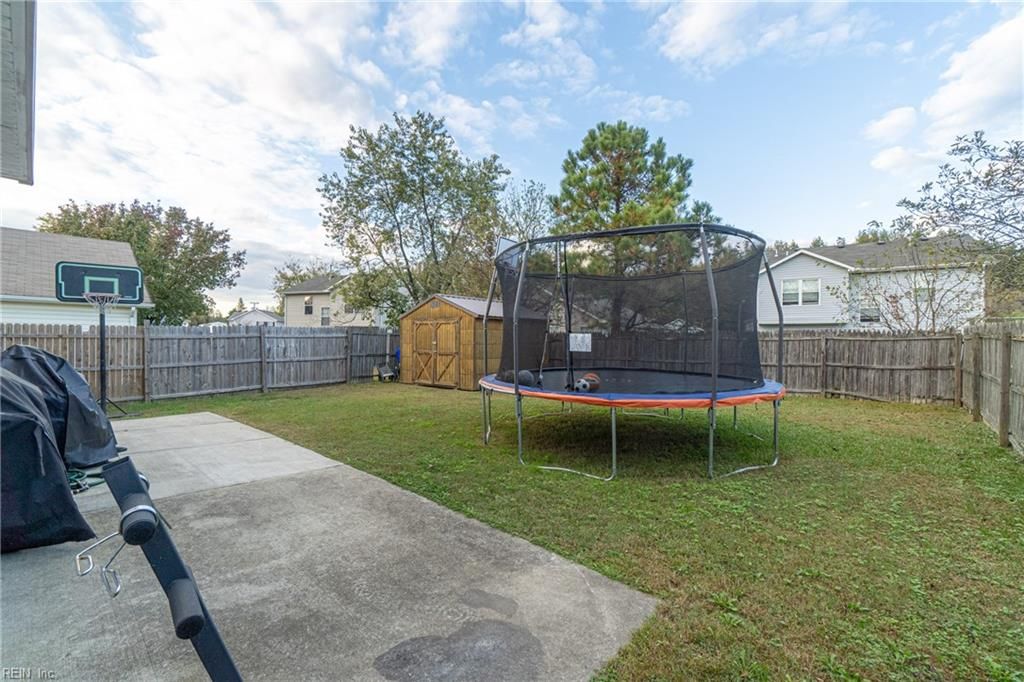 Are You Allowed to Have a Trampoline in Backyard With Hoa 