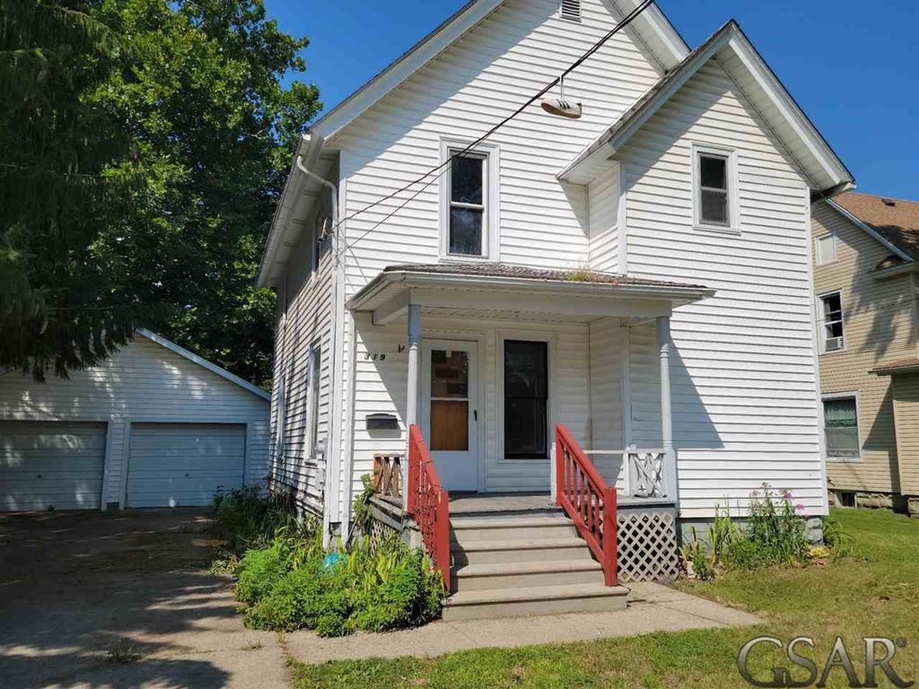 319 N Saginaw St, Owosso, MI 48867