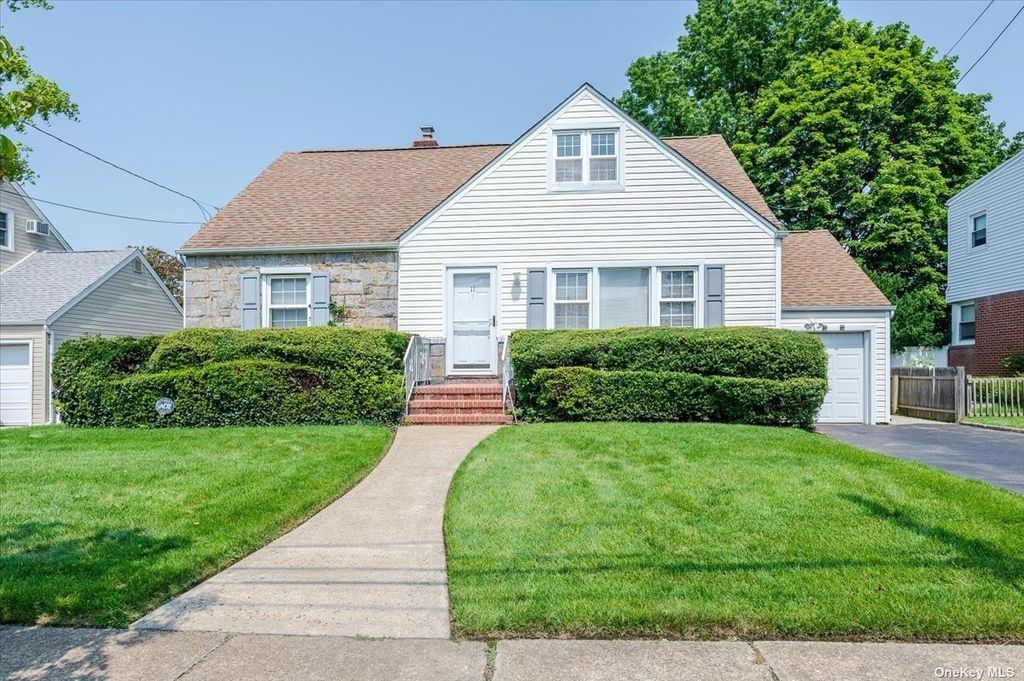 11 Watts Place, Valley Stream, NY 11581 Trulia