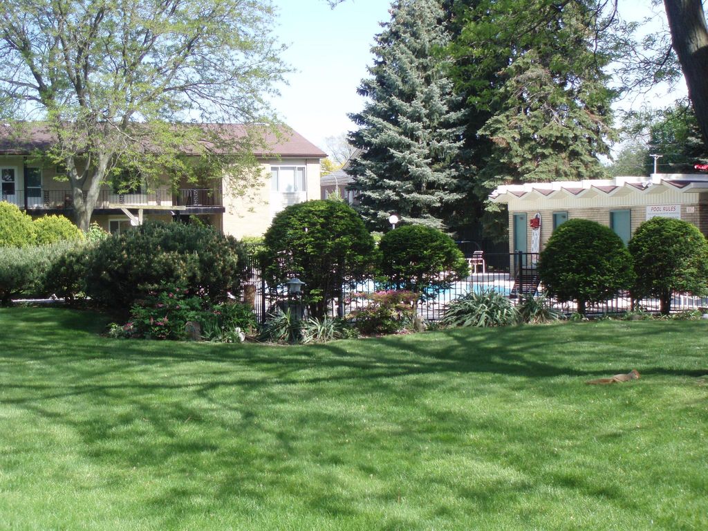 1450 Ann Arbor Rd W #5, Plymouth, MI 48170