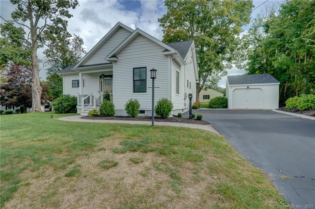 595 Lower Ln, Berlin, CT 06037