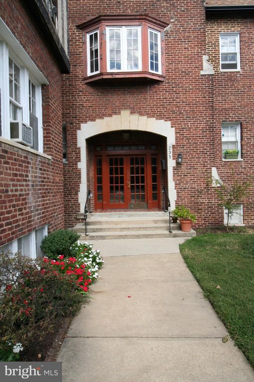 235 Emerson St NW #104, Washington, DC 20011
