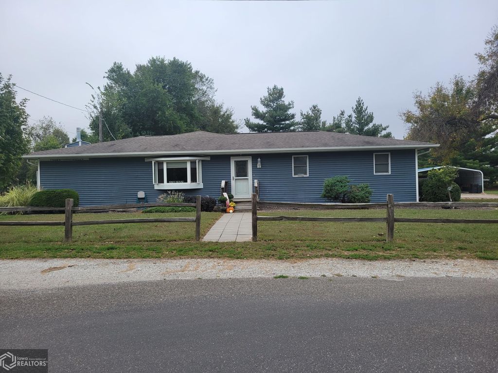790 N 17th St, Hamilton, IL 62341