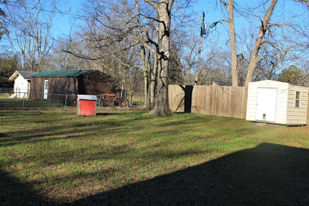 118 McDonnell St, Okolona, MS 38860 3 Bed, 2 Bath SingleFamily Home