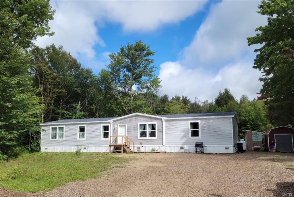 5871 Weaver Rd, Lee Center, NY 13363