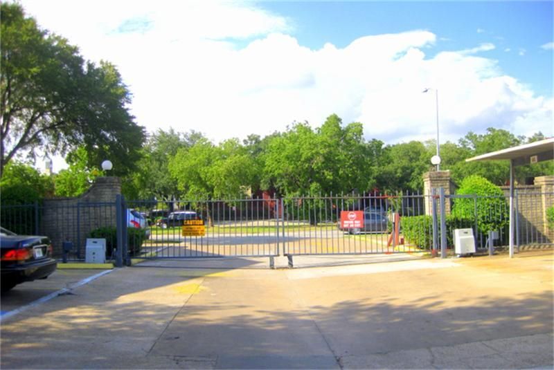 8201 Richmond Ave #28, Houston, TX 77063