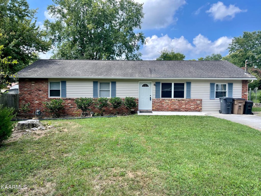 5605 Mondale Rd, Knoxville, TN 37912