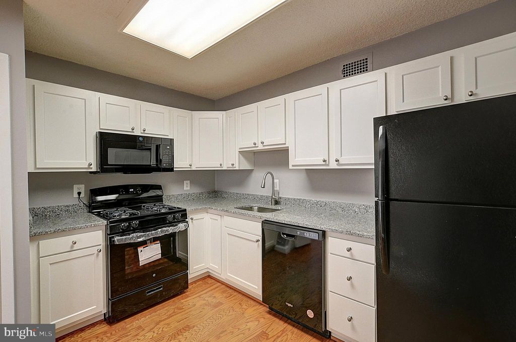5225 Pooks Hill Rd #1722S, Bethesda, MD 20814