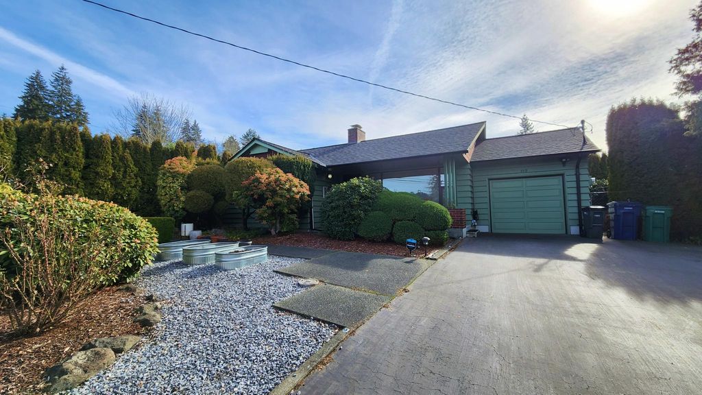 449 SW Normandy Rd, Normandy Park, WA 98166