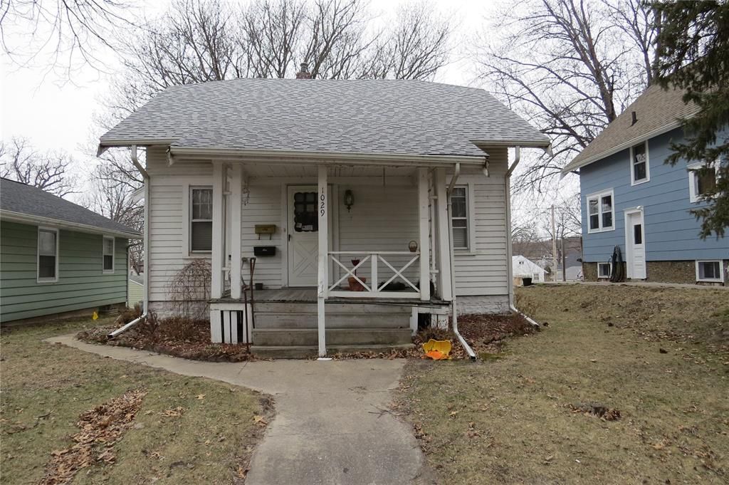 1029 Center Point Rd NE, Cedar Rapids, IA 2 Bed SingleFamily Home