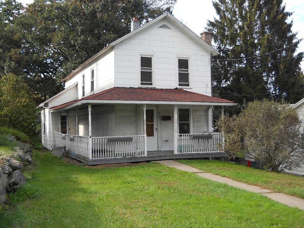 311 Bridge St, Old Forge, PA 18518