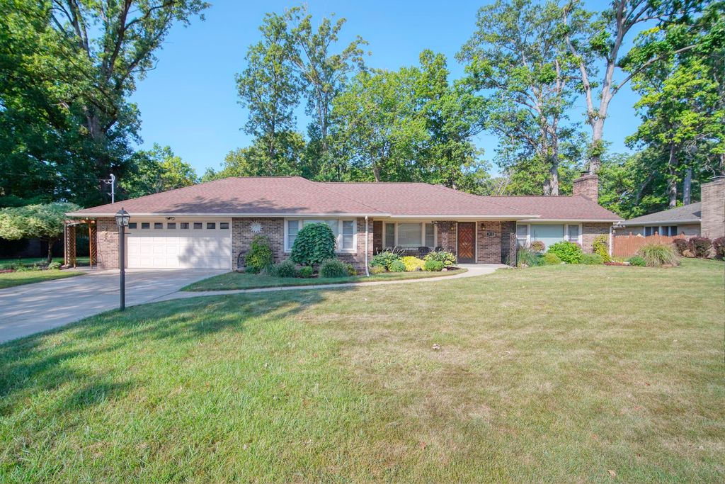 1112 S Higby St, Jackson, MI 49203