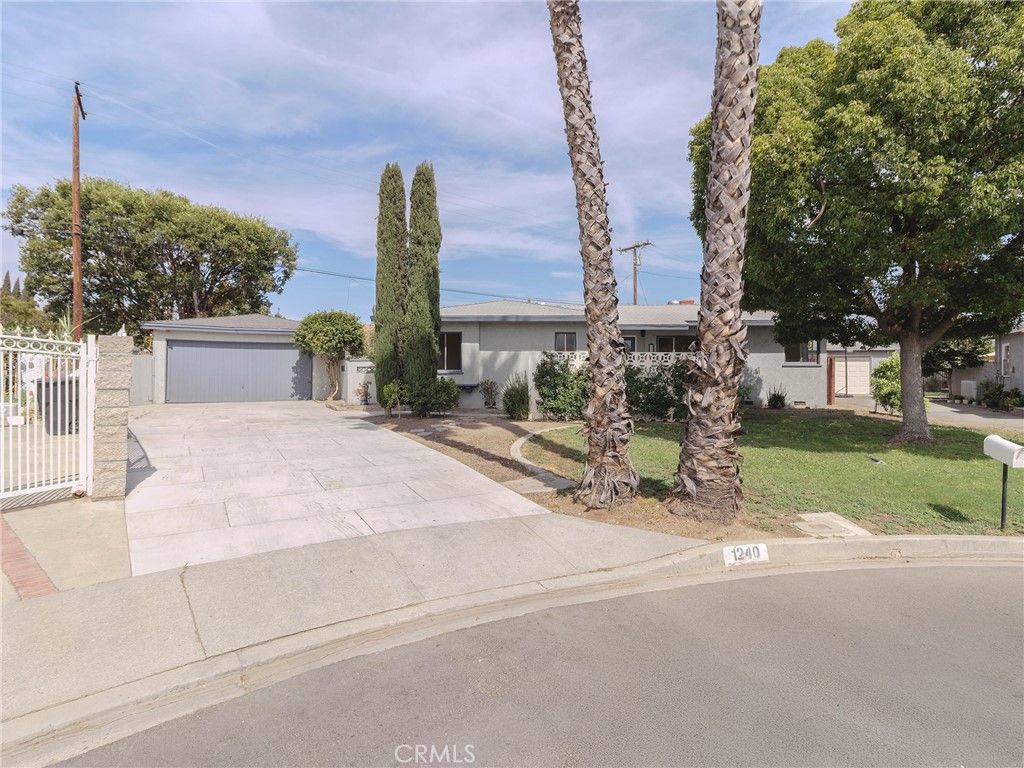 1240 S  Bromley Ave, West Covina, CA 91790