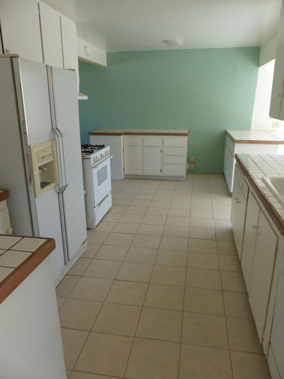 1304 E North Ave, Lompoc, CA 93436