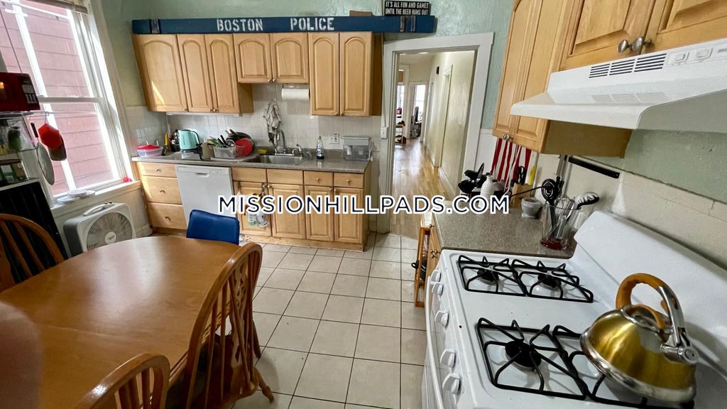 Rooms for Rent in Boston, MA - See Available Rooms - Boston Pads