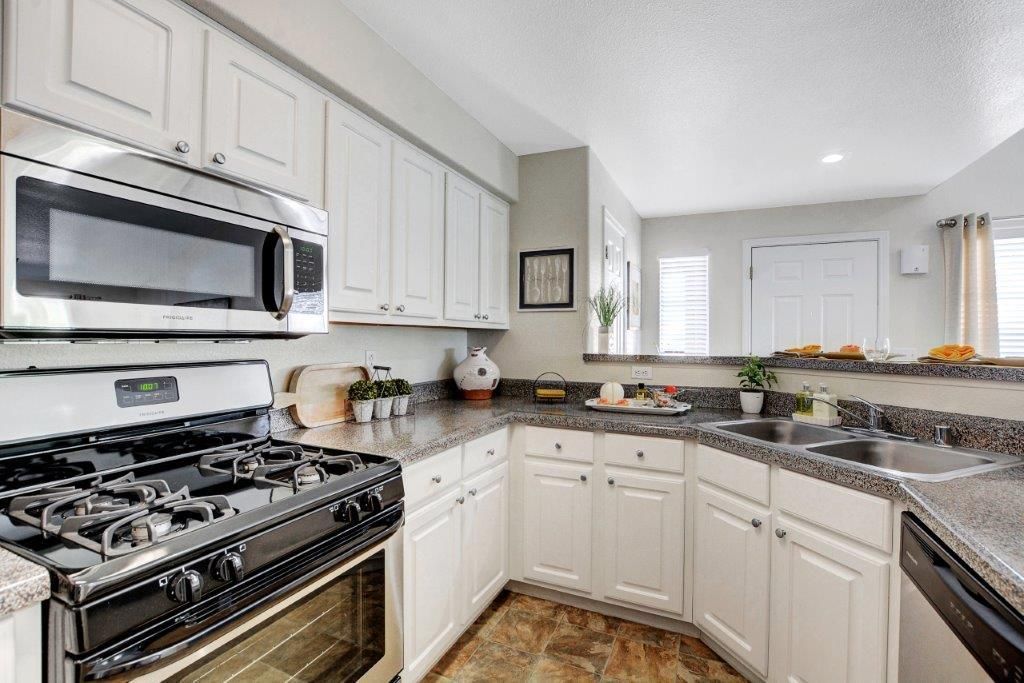 650 Whitney Ranch Dr, Henderson, NV 89014