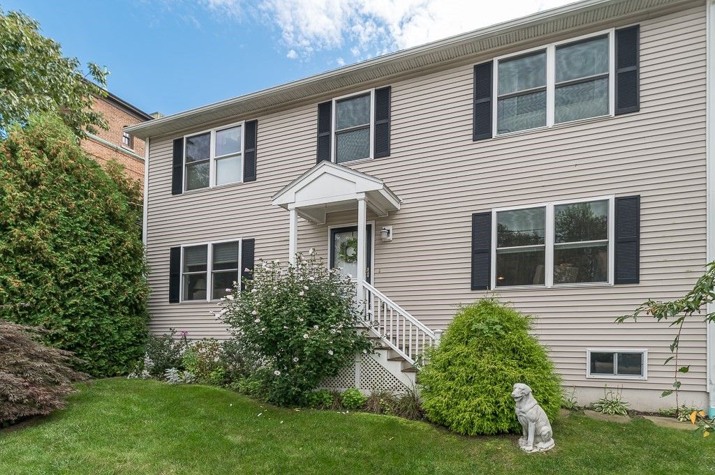 2 Fleming Dr #1, Gloucester, MA 01930