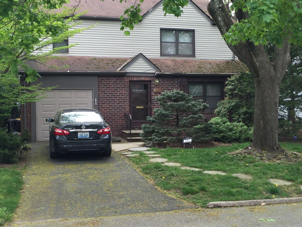 911 Warren Pkwy, Teaneck, NJ 07666