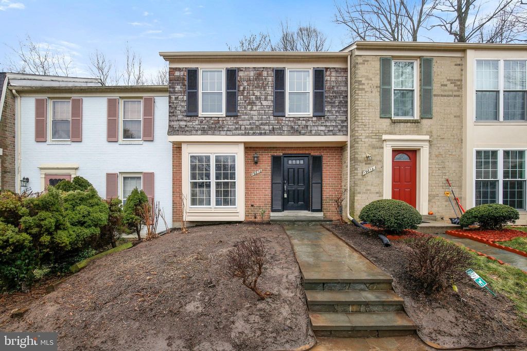 19812 Billings Ct, Gaithersburg, MD 20886