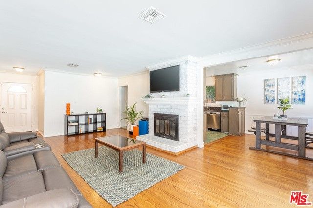 7340 Densmore Ave, Van Nuys, CA 91406