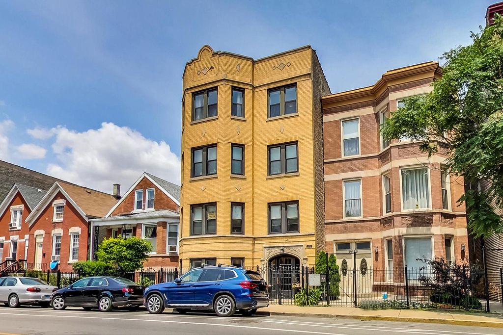 2634 W Augusta Blvd #3, Chicago, IL 60622
