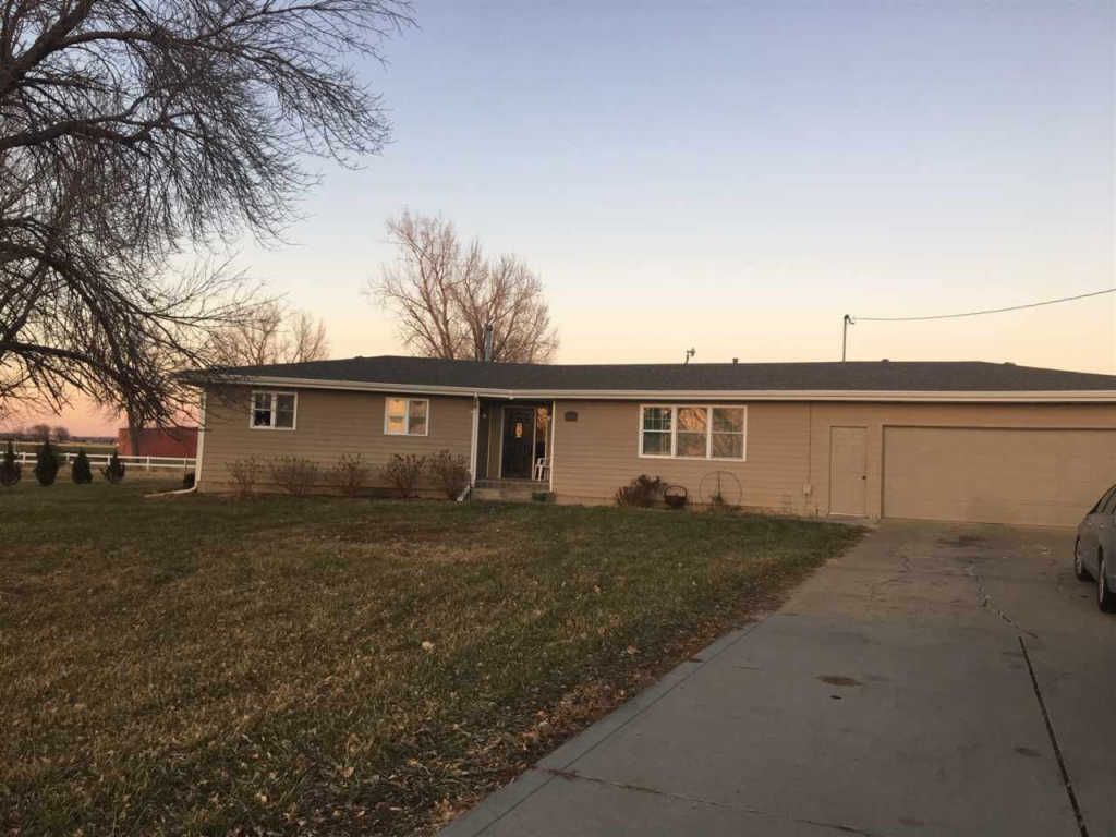 3960 N Highway 105, North Sioux City, SD 57049 3 Bed, 2 Bath Single