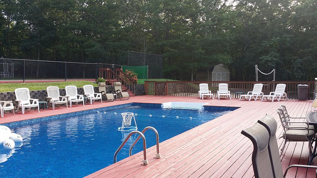 1636 Millstone Rd, Sag Harbor, NY 11963