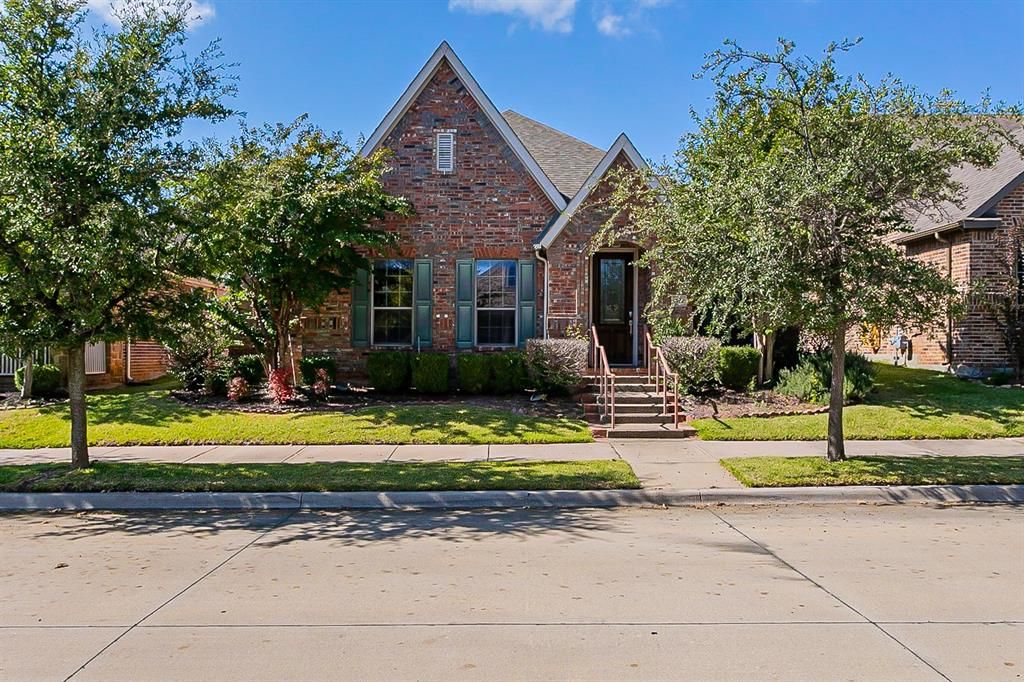 5937 Dripping Springs Ct, North Richland Hills, TX 76180