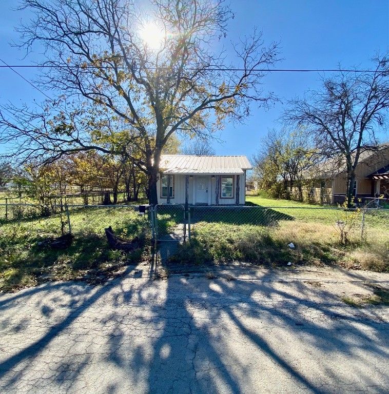 1016 SE 3rd St, Mineral Wells, TX 76067 MLS 20495989 Trulia