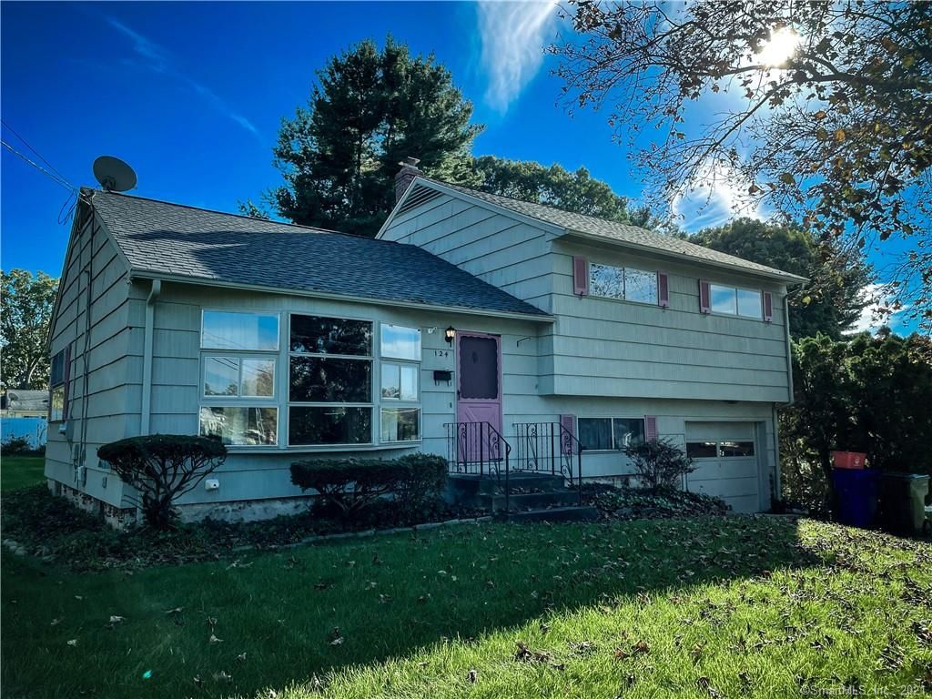 124 Bradley St, East Hartford, CT 06118