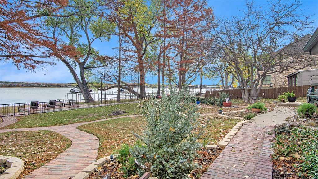 1020 W Lake Dr, Weatherford, TX 76087 Trulia